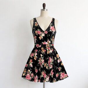 SOLD NWOT Forever 21 Mini Dress Black Floral Velvet Skater Homecoming Dance